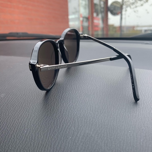 Saint/ laurent sunglasses - Picture 2 of 5